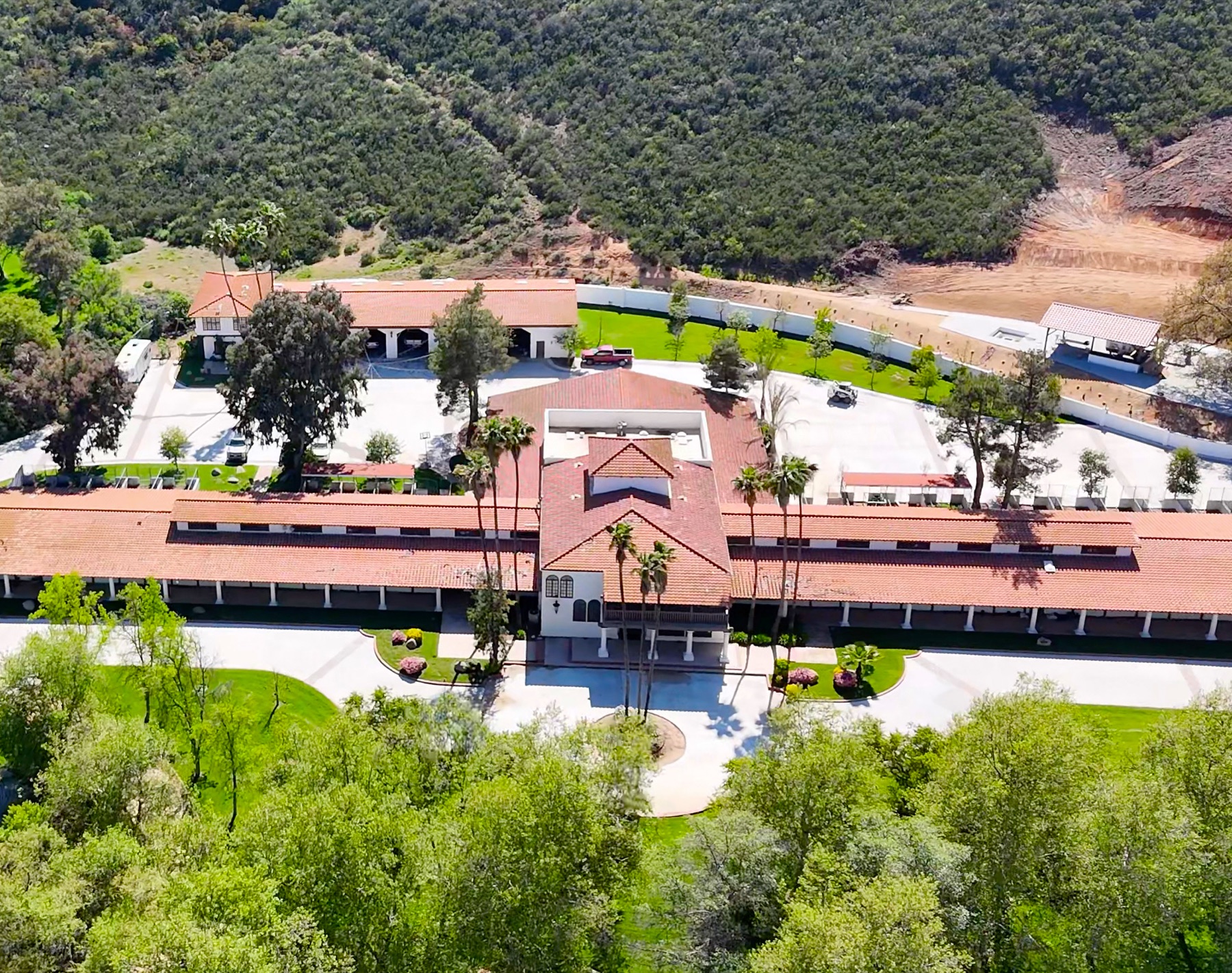La galería de columnas de Rancho El Marengo desde el aire